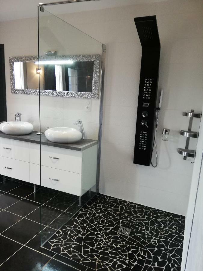 Theize Chambres D'Hotes Luxe Et Serenite מראה חיצוני תמונה
